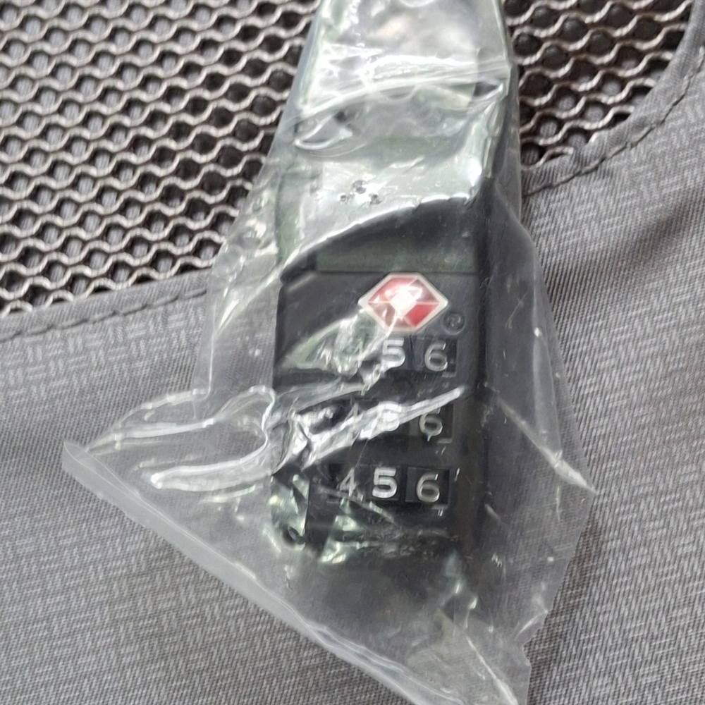Tumi Garment Cover - Picture 10 of 16